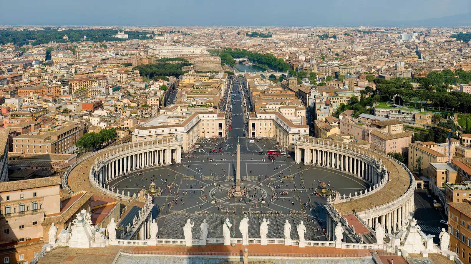 Papa Leão XIV se recupera de cirurgia no pulmão conforme o esperado, diz Vaticano