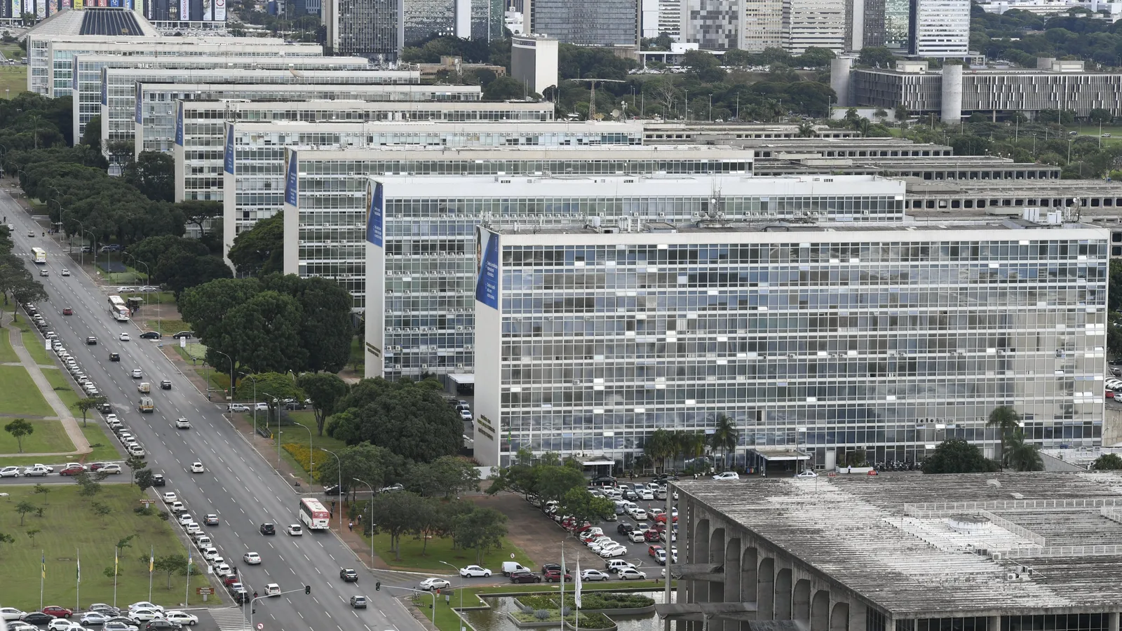 Arrecadação federal soma R$ 239,4 bilhões em setembro, recorde para o mês, informa a Receita