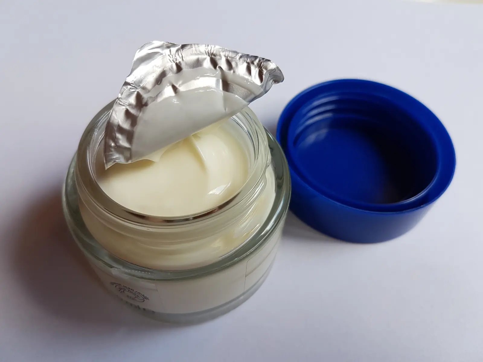Anvisa manda recolher gel íntimo falsificado e proíbe cosméticos e saneantes irregulares
