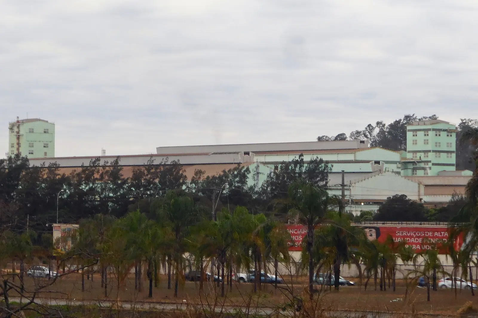 Produção industrial cai 0,6% em agosto e acumula perdas de 3,1% em quatro meses, diz IBGE