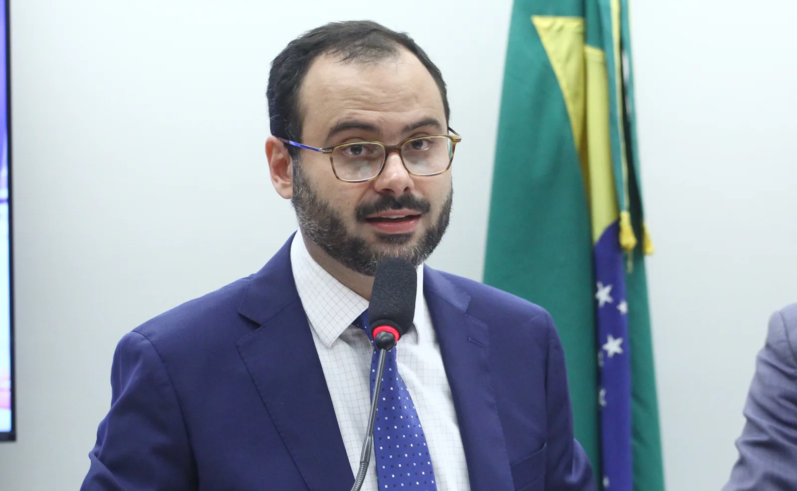 Governo anuncia projeto para perdoar dívidas de bares, restaurantes e eventos com a União