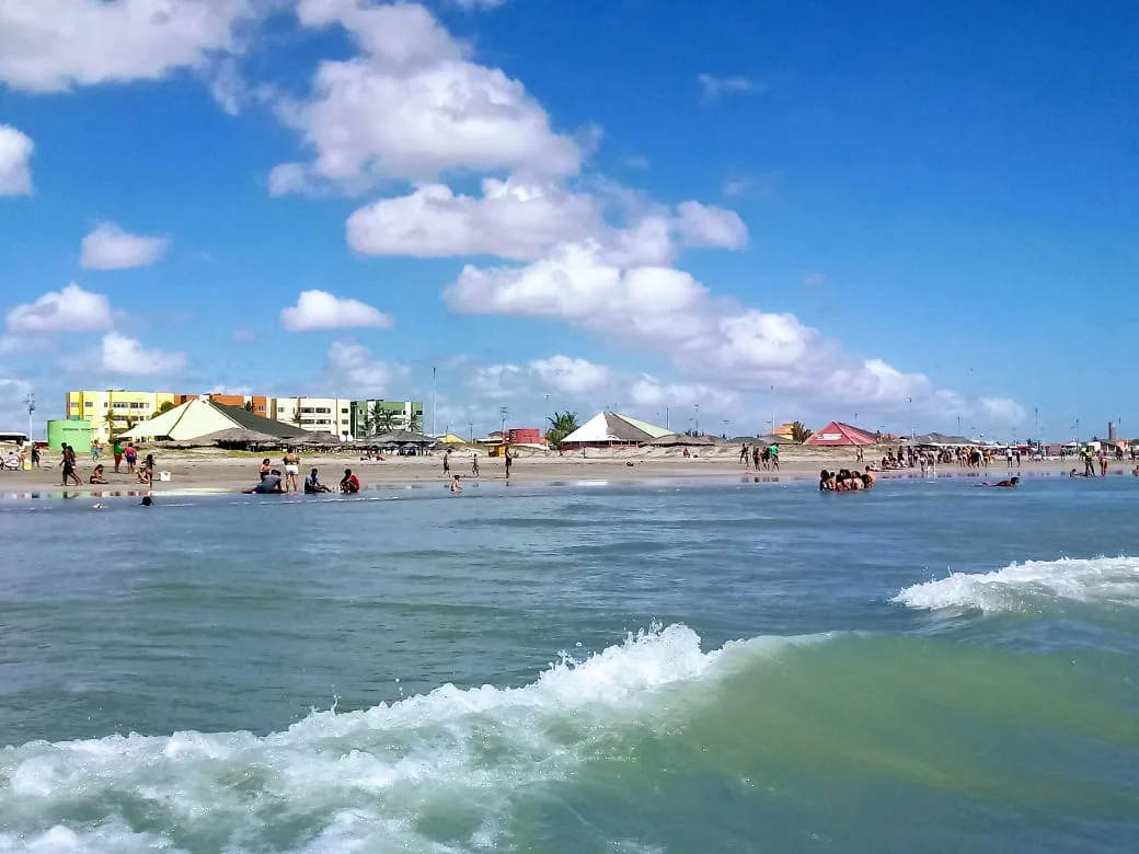 Feriadões de outubro: litoral do Piauí ganha reforço no abastecimento de água